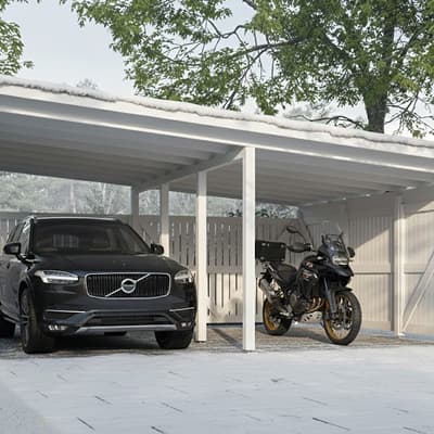 Svensk villa med garage och carport